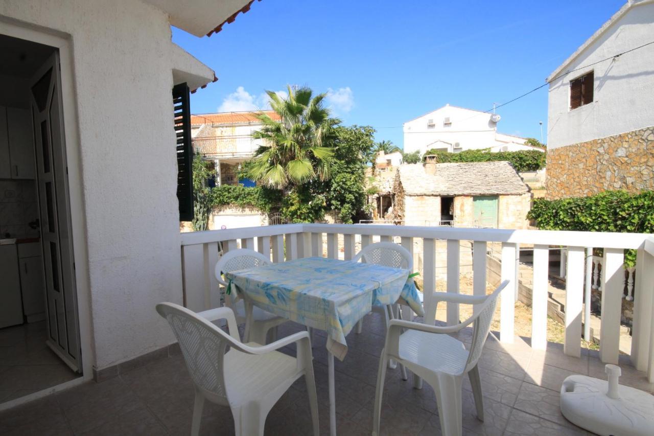 Apartments By The Sea Rukavac, Vis - 2478 ルカバックス エクステリア 写真