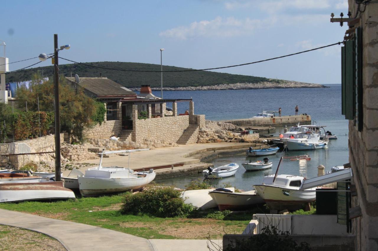 Apartments By The Sea Rukavac, Vis - 2478 ルカバックス エクステリア 写真